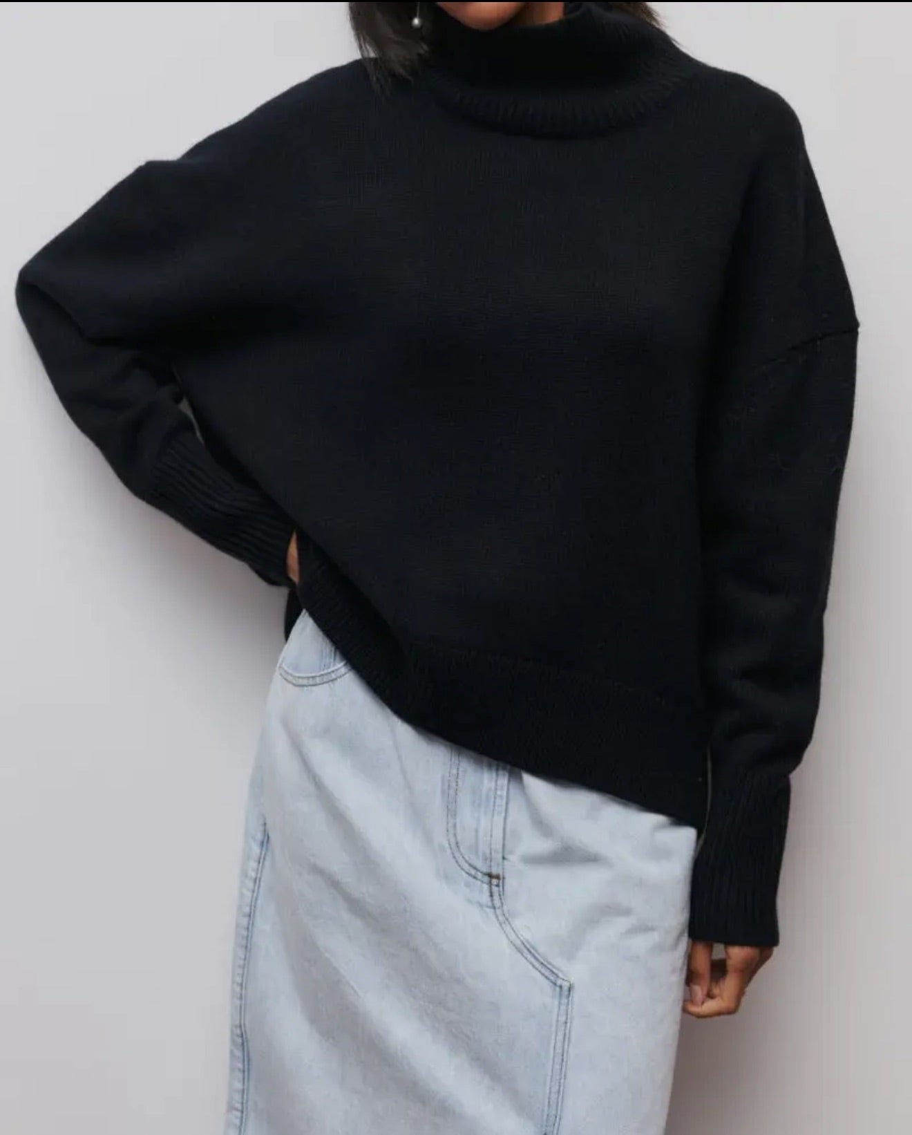 Sweetkama Turtleneck Knit Sweater - Black